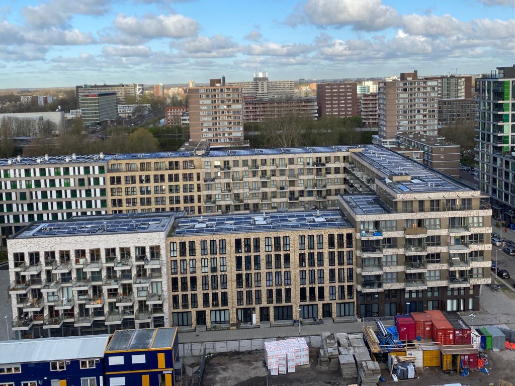 Isomix op daken met zonnepanelen